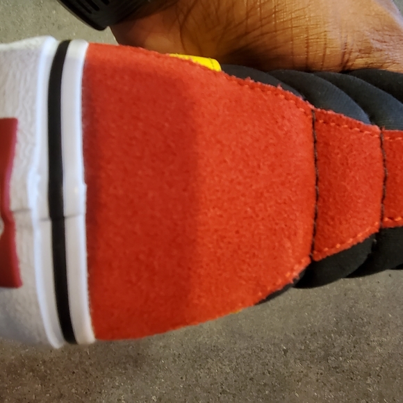 VANS HIGH TOP SHOES - Picture 2 of 2